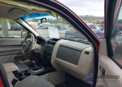 2008 Ford Escape Xls z USA, uszkodzony, nr VIN 1FMCU02Z98KD08454